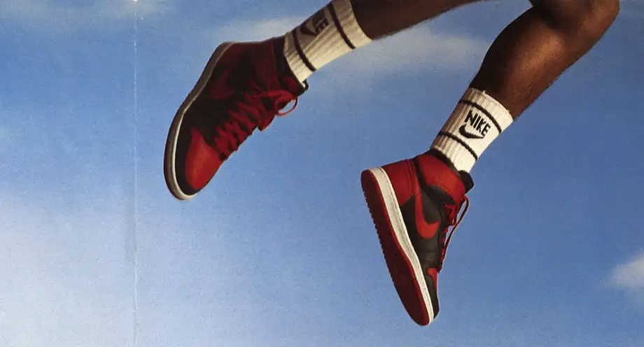 красные Air Jordan