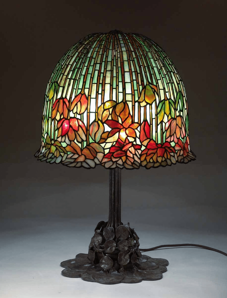 Лампа в стиле модерн