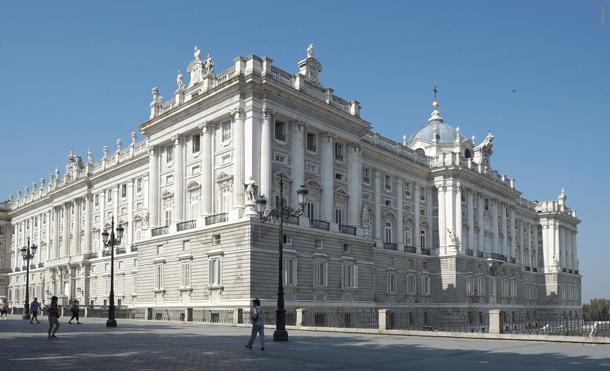 Эклектика в архитектуре Мадридского королевского дворца