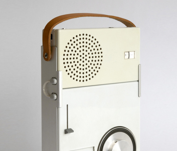 минималистичный дизайн для компании браун