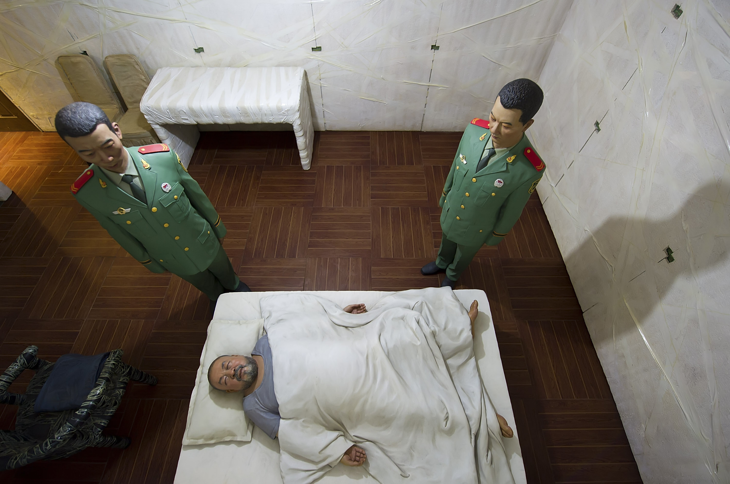 инсталляция SACRED