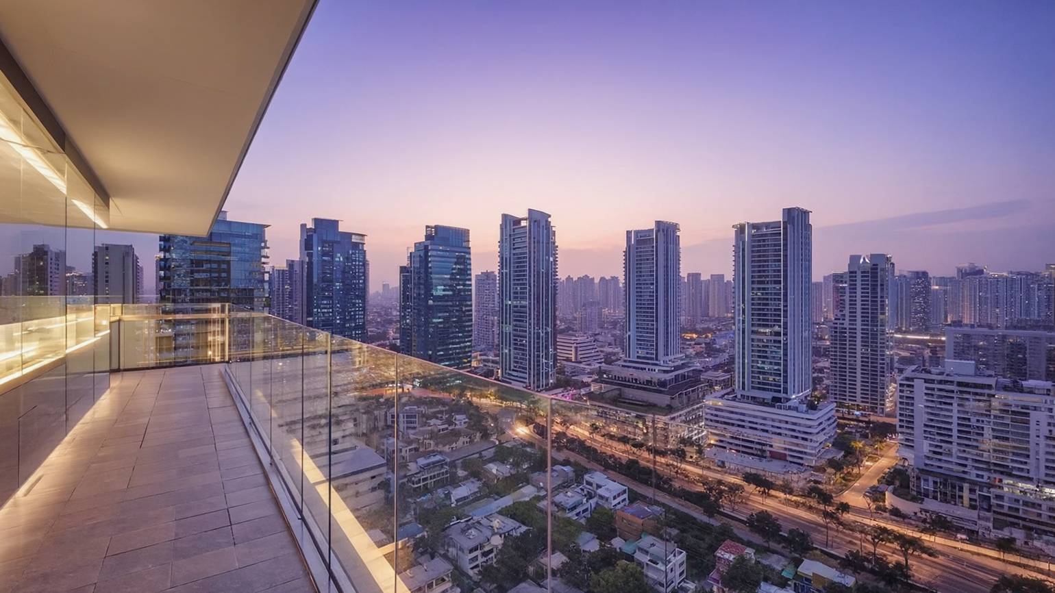 Runway AI примеры генерации: фотореалистичный городской вид с балкона на закате, генерация видео нейросетью Runway и создание изображений.