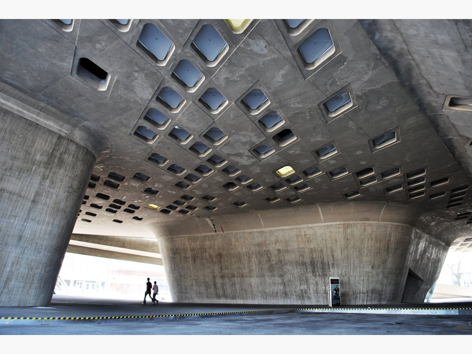 Научный центр Phæno в Вольфсбурге, архитектурное бюро Zaha Hadid Architects