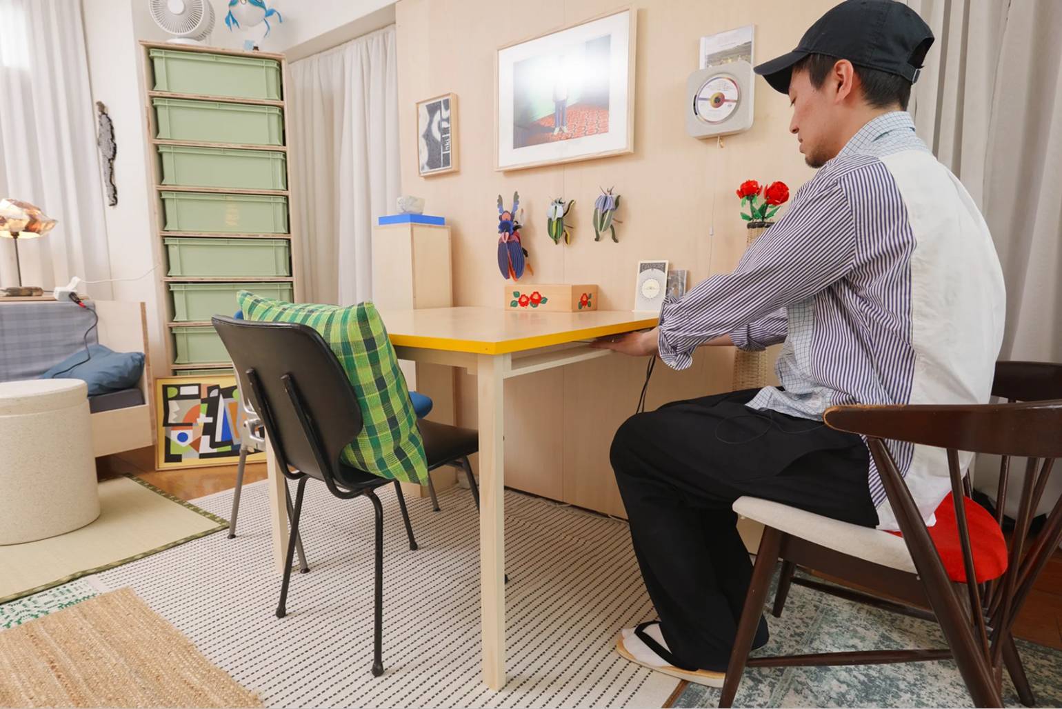 Складной стол для маленькой квартиры