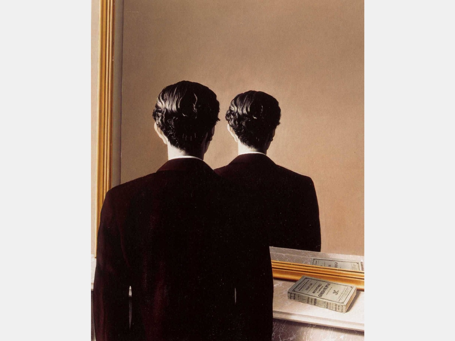 Картина Рене Магритта, где человек спиной отражается в зеркале — «Запрещенная репродукция».