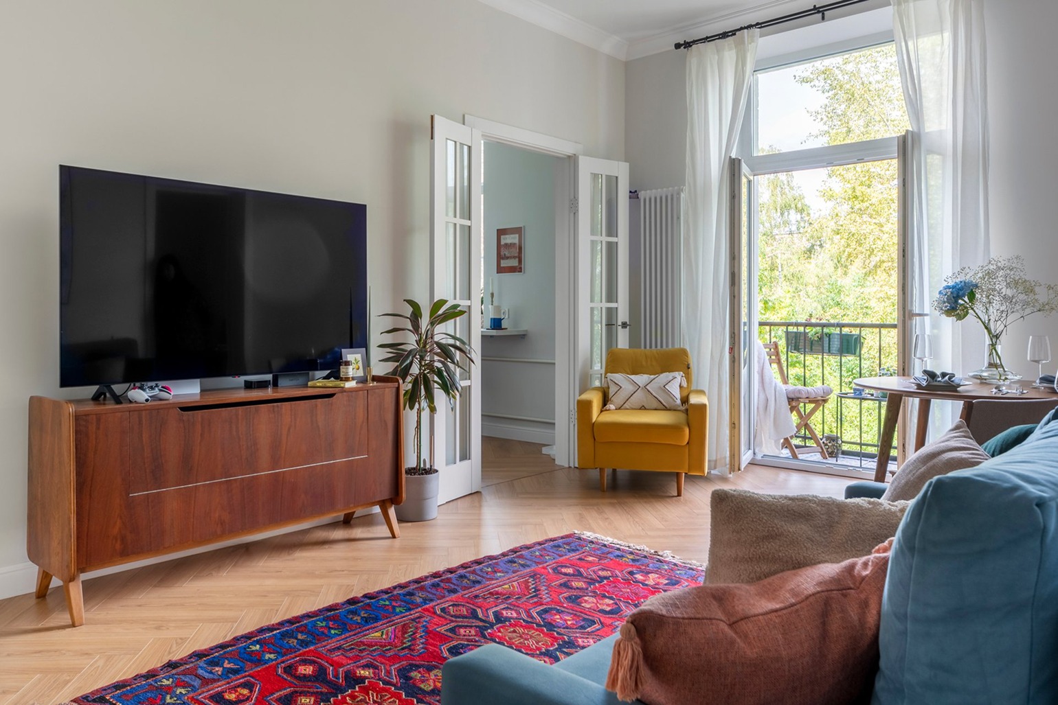 Винтажная и обновленная мебель в духе мидсенчури