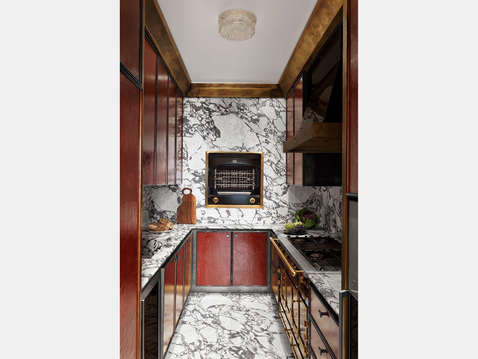 Кухня для маленькой квартиры с хранением