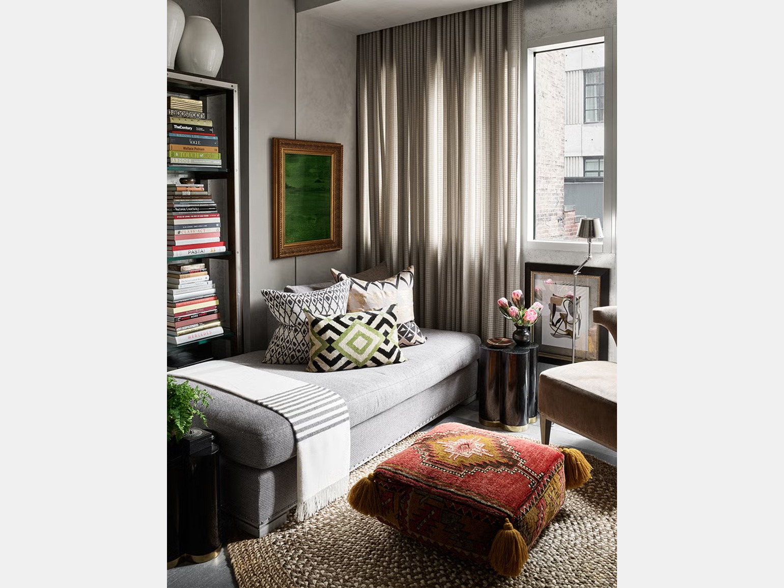 Диван-кровать для маленькой комнаты