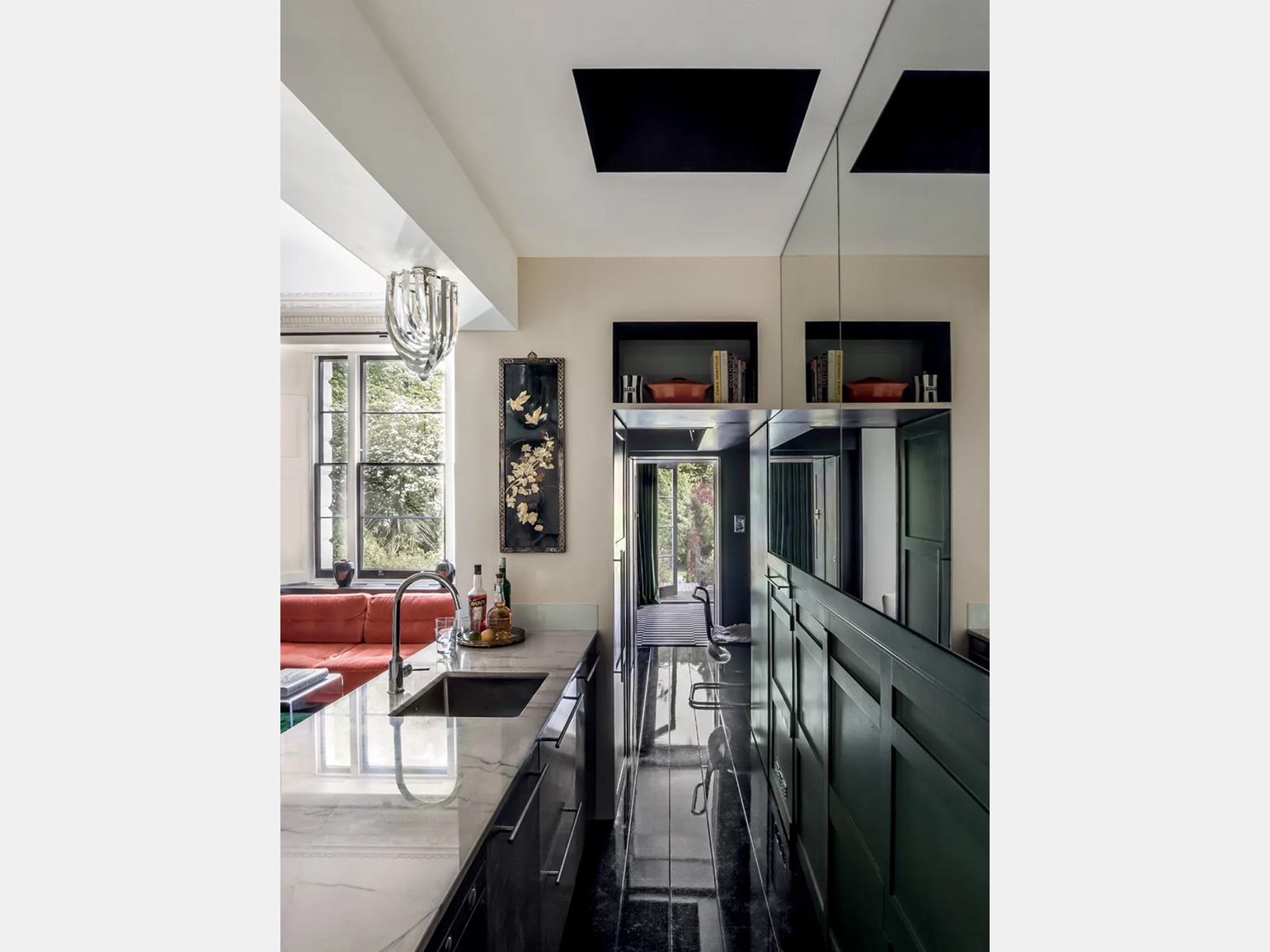 Встроенные шкафы для маленькой квартиры