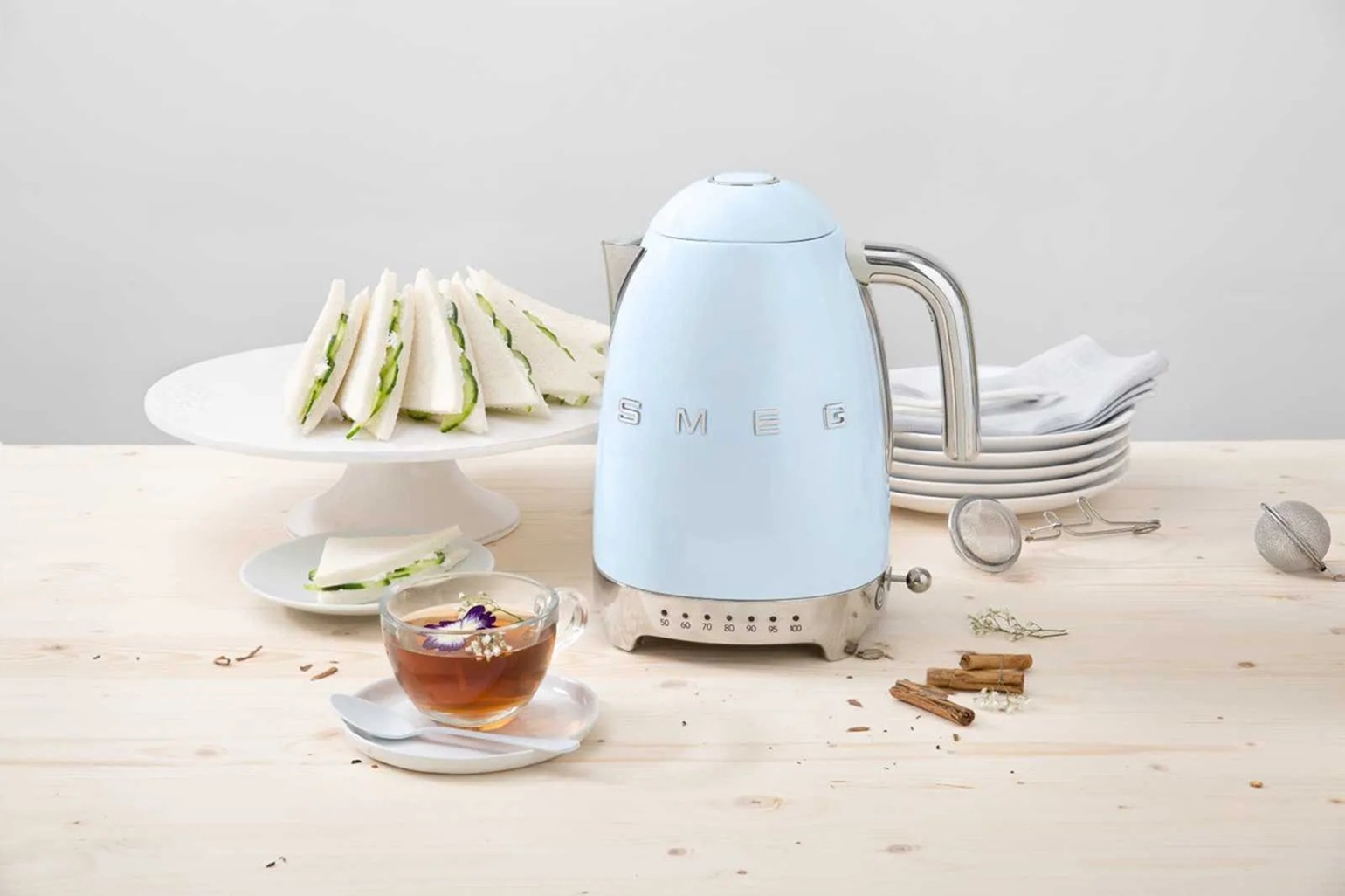 Предметный дизайн кухонная техника SMEG
